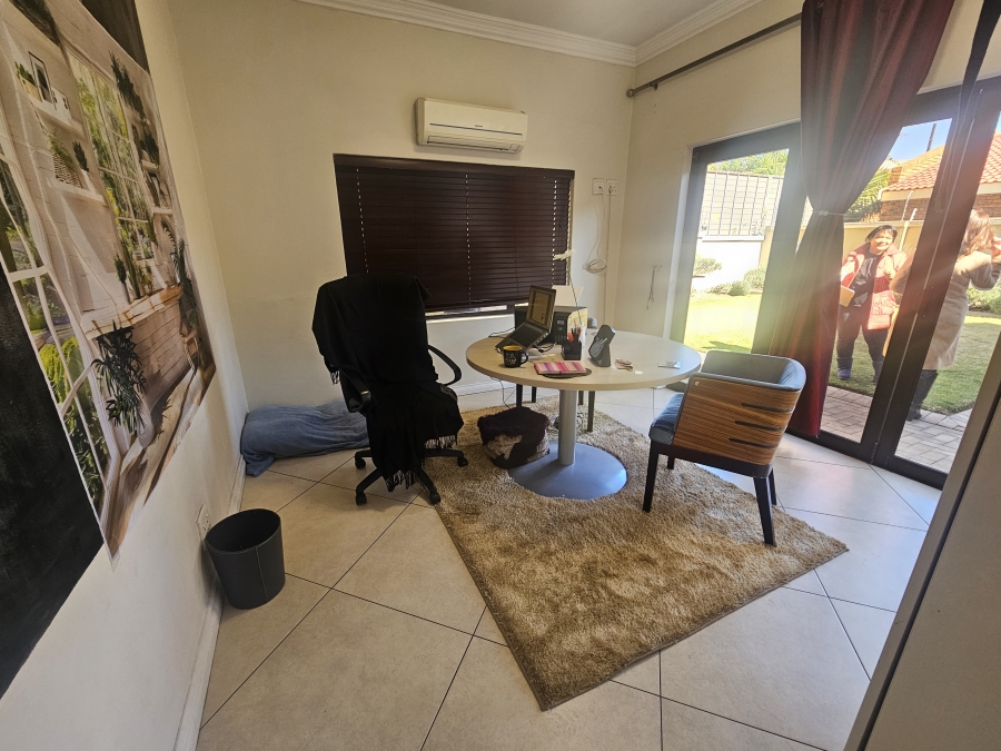 5 Bedroom Property for Sale in Dowerglen Ext 3 Gauteng