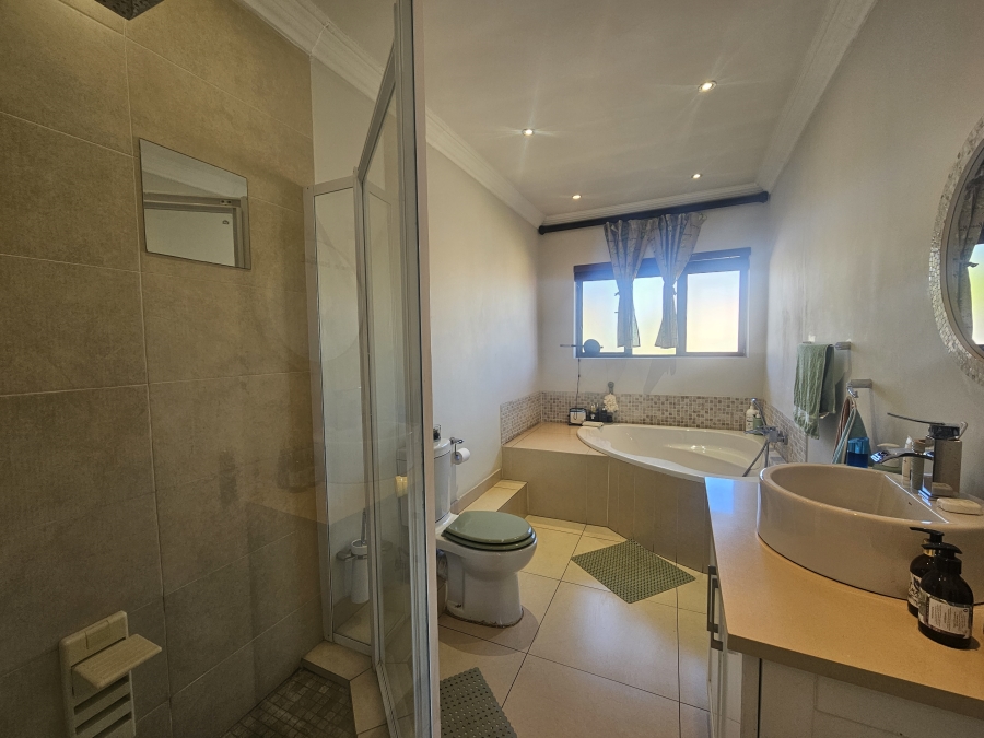5 Bedroom Property for Sale in Dowerglen Ext 3 Gauteng