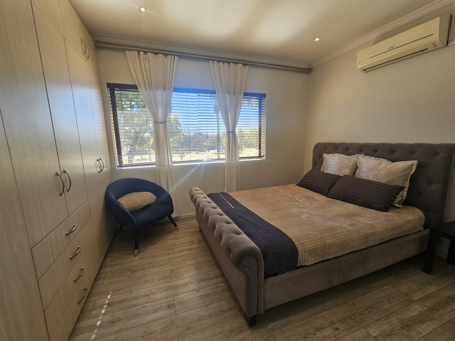 5 Bedroom Property for Sale in Dowerglen Ext 3 Gauteng