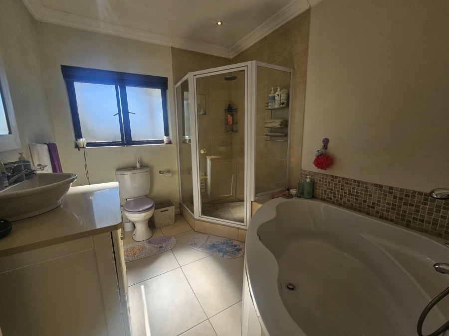 5 Bedroom Property for Sale in Dowerglen Ext 3 Gauteng