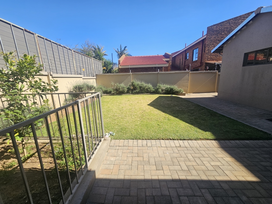 5 Bedroom Property for Sale in Dowerglen Ext 3 Gauteng