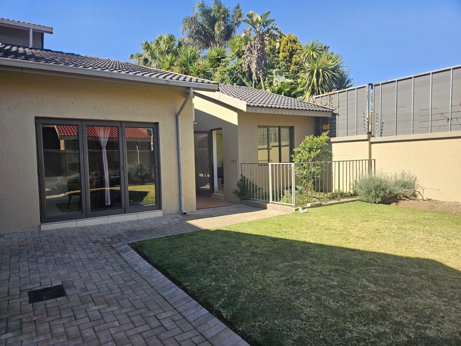 5 Bedroom Property for Sale in Dowerglen Ext 3 Gauteng