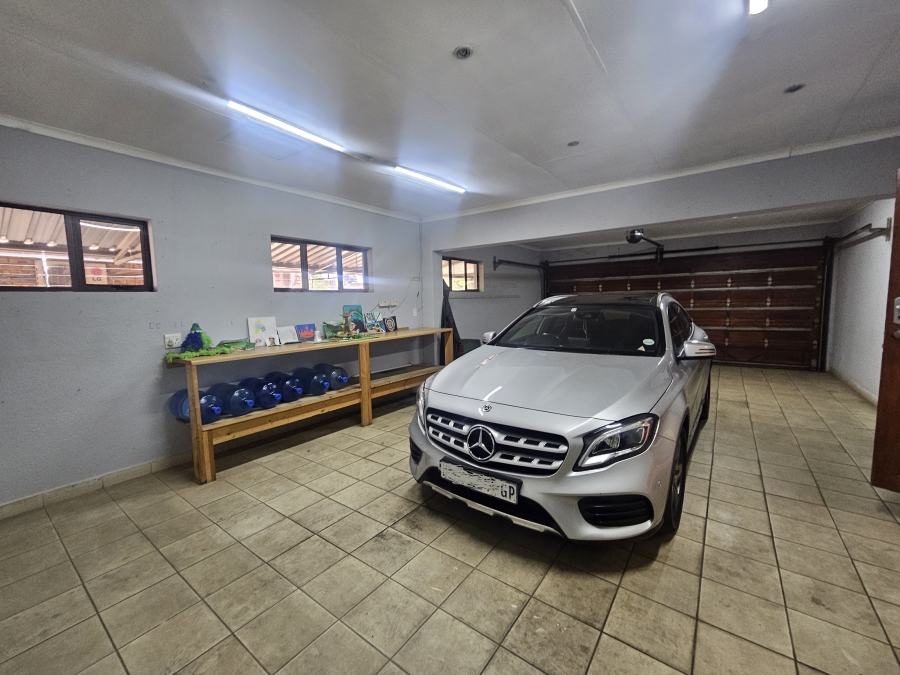 5 Bedroom Property for Sale in Dowerglen Ext 3 Gauteng