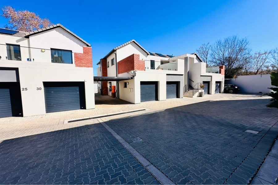 3 Bedroom Property for Sale in Bryanston East Gauteng