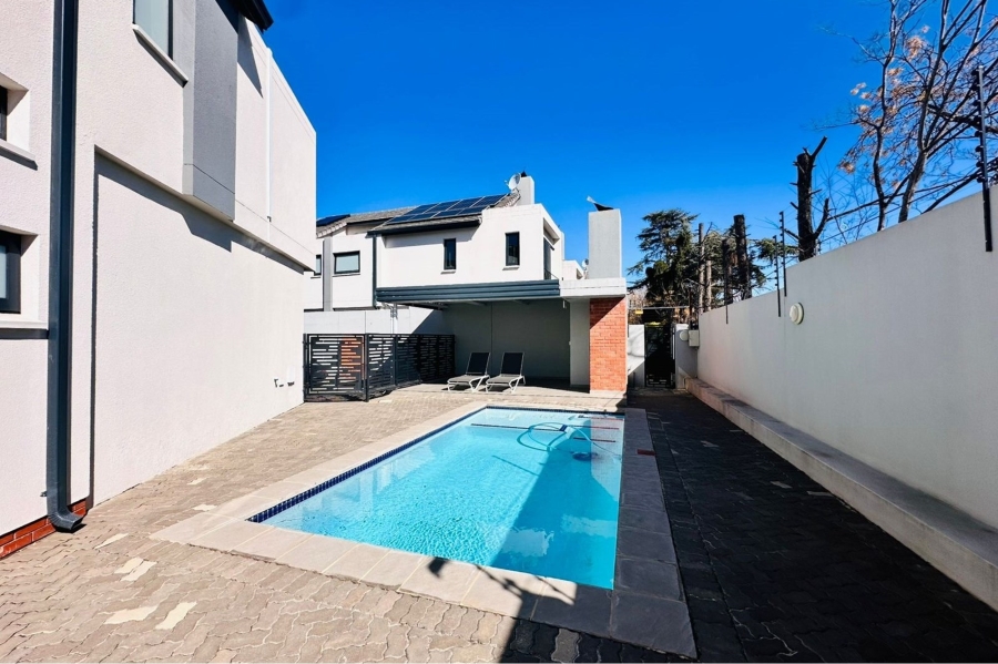 3 Bedroom Property for Sale in Bryanston East Gauteng
