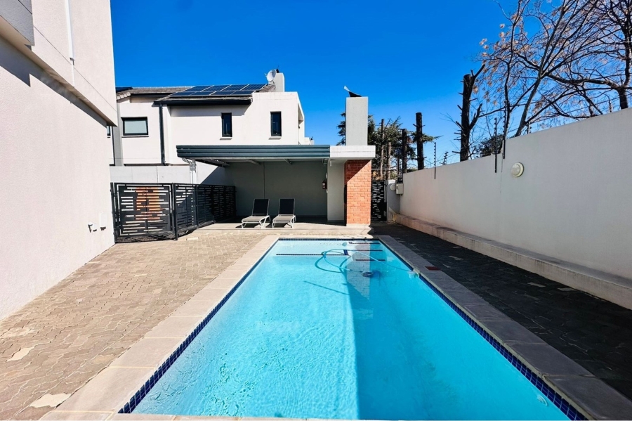 3 Bedroom Property for Sale in Bryanston East Gauteng