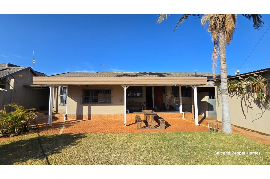 To Let 3 Bedroom Property for Rent in Sinoville Gauteng