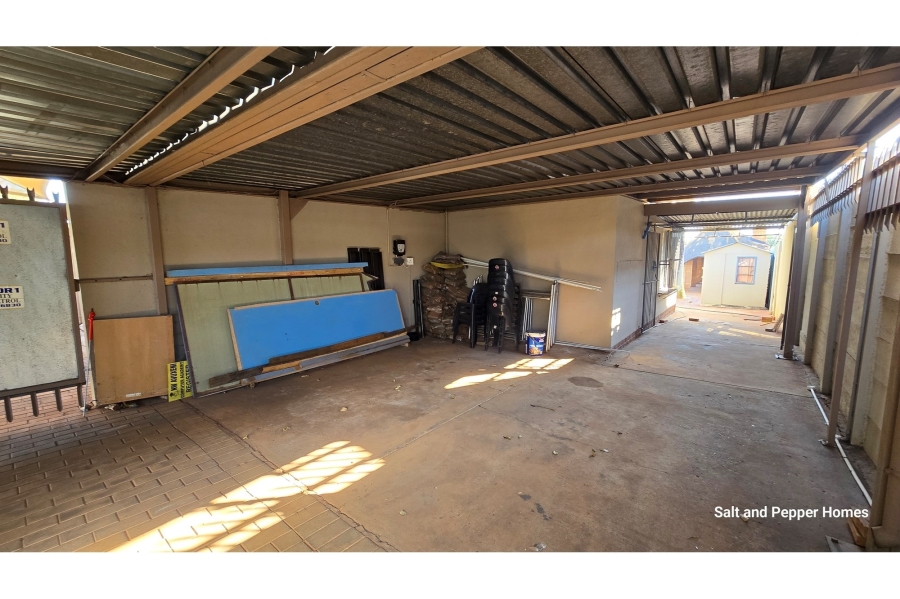 To Let 3 Bedroom Property for Rent in Sinoville Gauteng