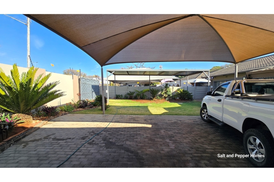 To Let 3 Bedroom Property for Rent in Sinoville Gauteng