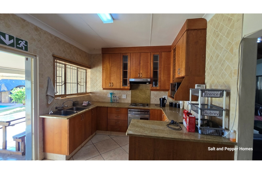 To Let 3 Bedroom Property for Rent in Sinoville Gauteng