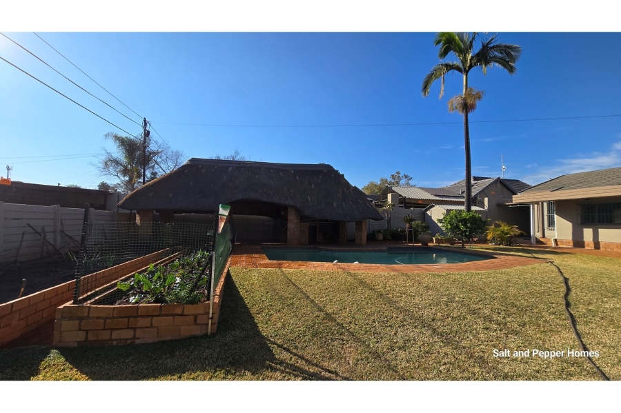 To Let 3 Bedroom Property for Rent in Sinoville Gauteng