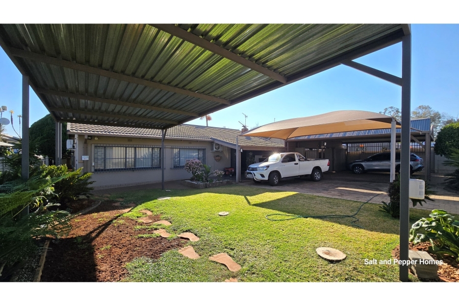 To Let 3 Bedroom Property for Rent in Sinoville Gauteng