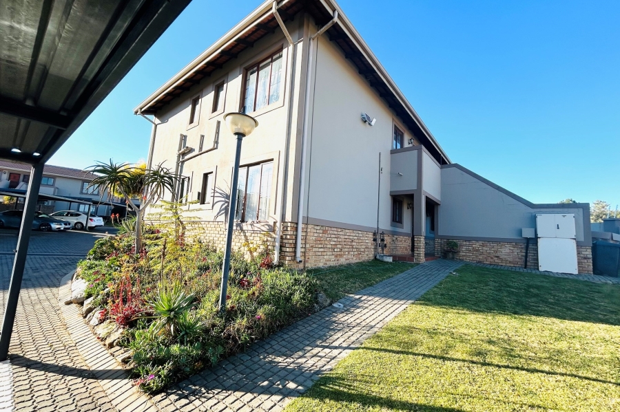 2 Bedroom Property for Sale in Halfway Gardens Gauteng