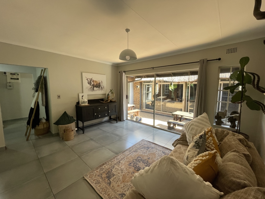 5 Bedroom Property for Sale in Kenleaf Gauteng