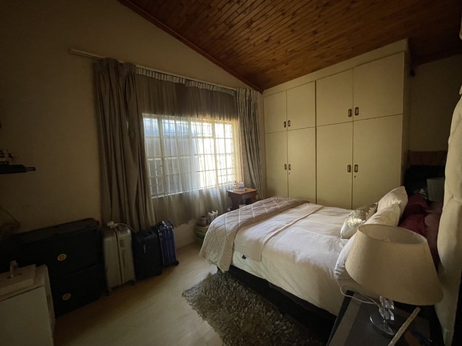 5 Bedroom Property for Sale in Kenleaf Gauteng