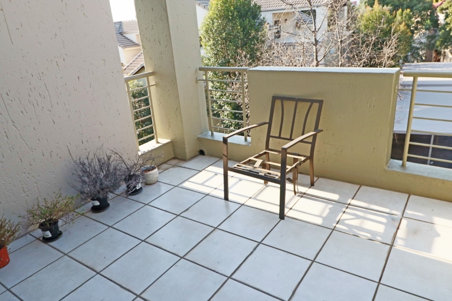 To Let 2 Bedroom Property for Rent in Bryanston Gauteng