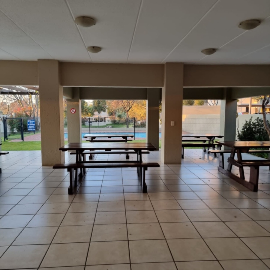 To Let 2 Bedroom Property for Rent in Bryanston Gauteng