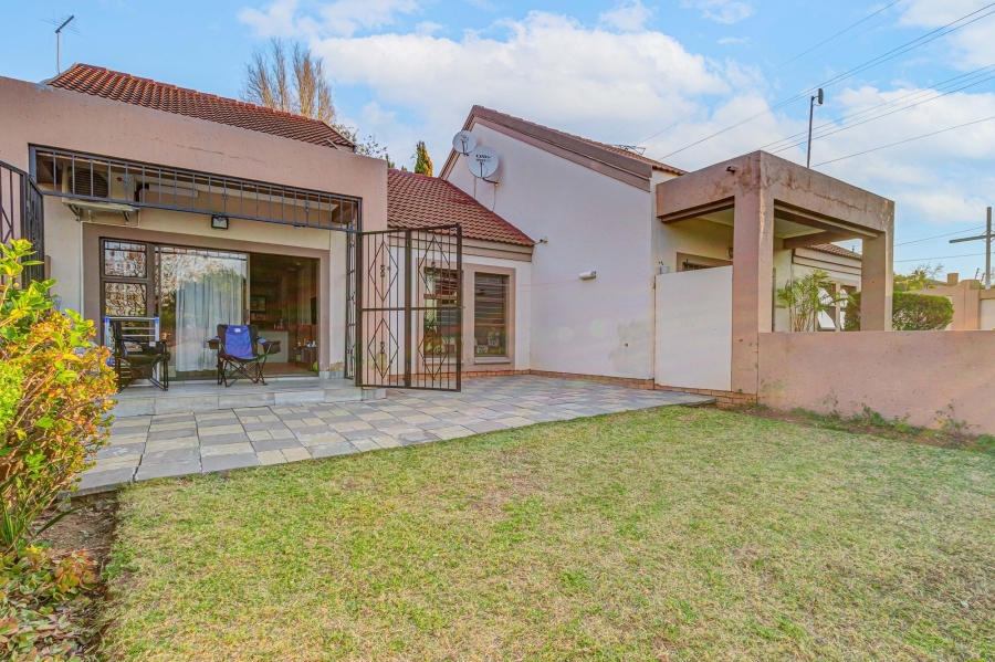 3 Bedroom Property for Sale in Broadacres Gauteng