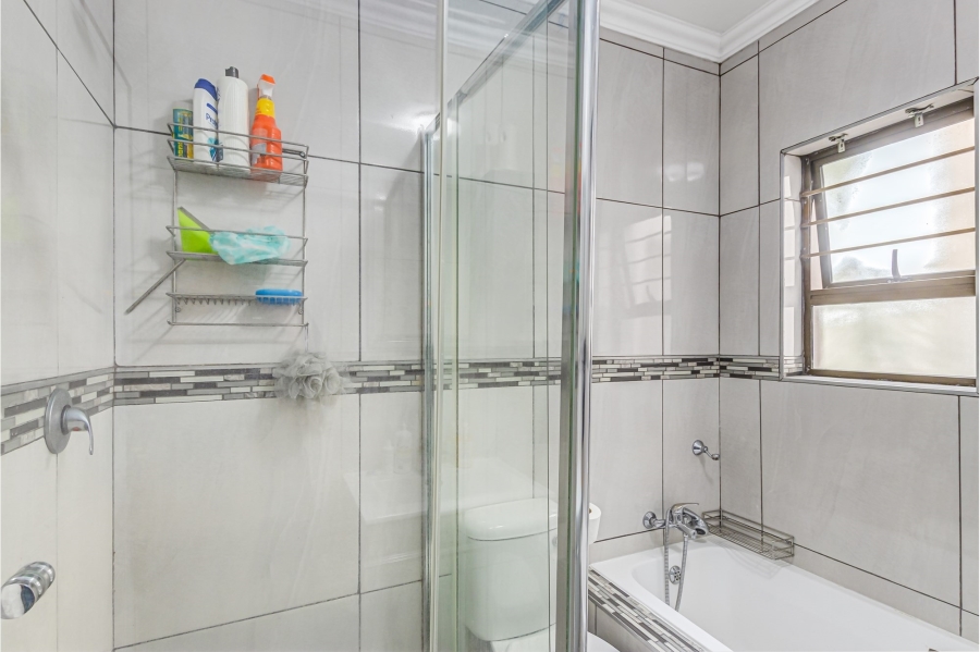 3 Bedroom Property for Sale in Broadacres Gauteng