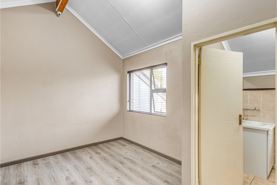 3 Bedroom Property for Sale in Broadacres Gauteng