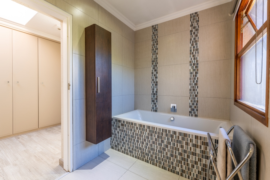 4 Bedroom Property for Sale in Lonehill Gauteng