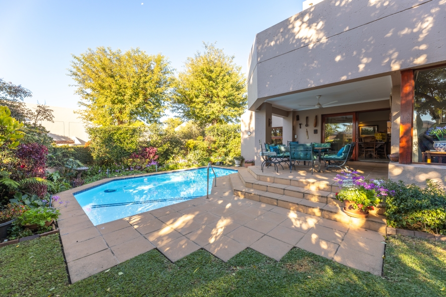 4 Bedroom Property for Sale in Lonehill Gauteng
