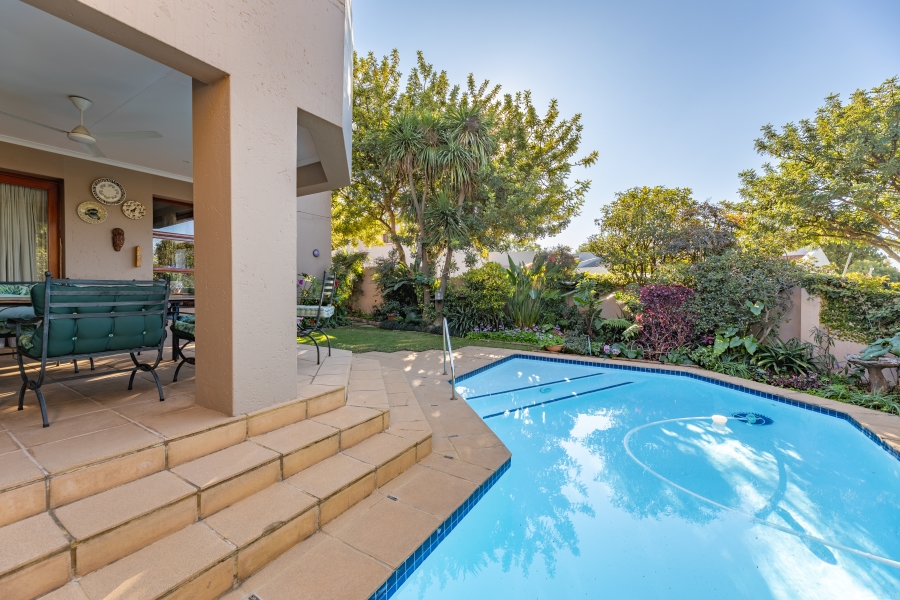 4 Bedroom Property for Sale in Lonehill Gauteng