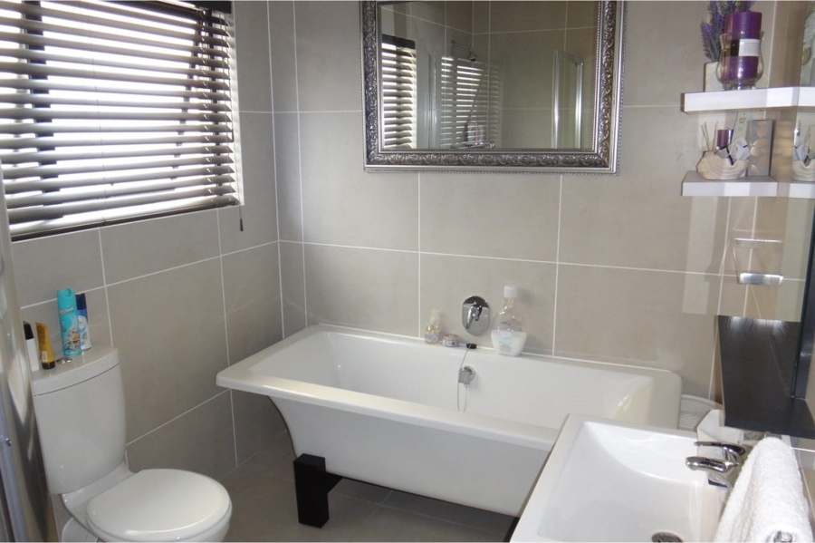 To Let 2 Bedroom Property for Rent in Kyalami Gauteng