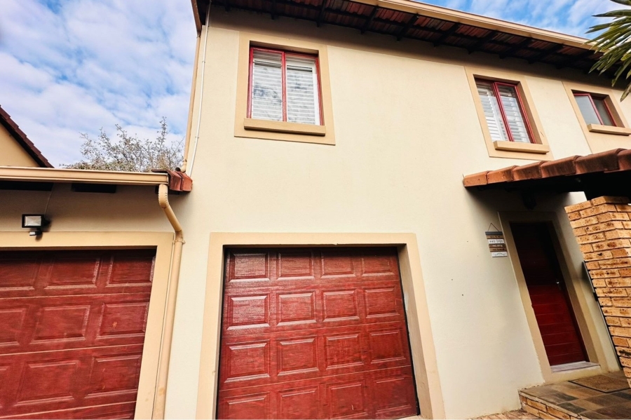 To Let 3 Bedroom Property for Rent in Ruimsig Gauteng