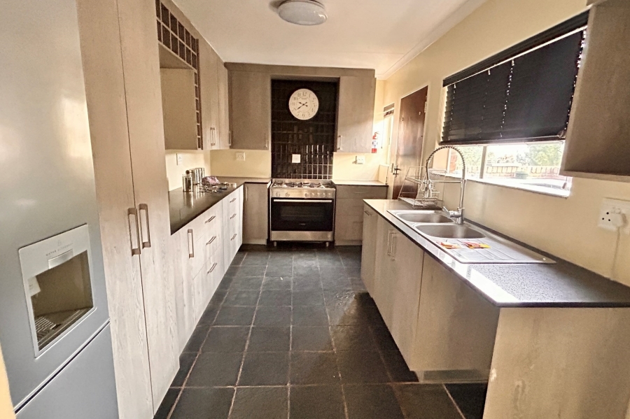 3 Bedroom Property for Sale in Brummeria Gauteng