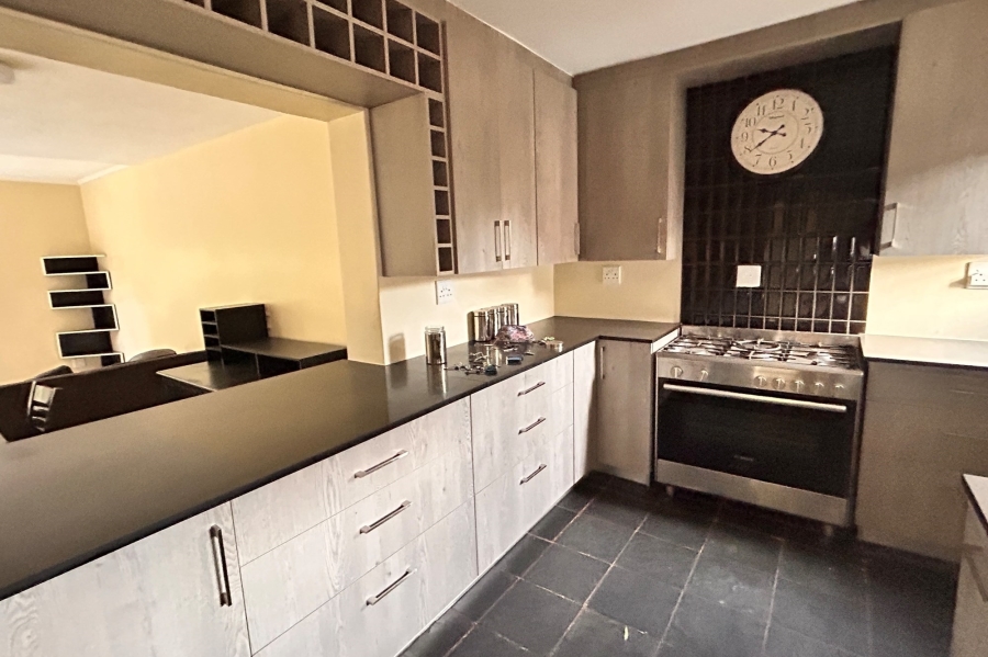 3 Bedroom Property for Sale in Brummeria Gauteng