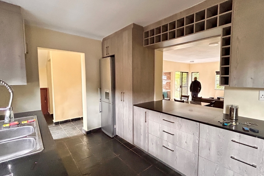 3 Bedroom Property for Sale in Brummeria Gauteng