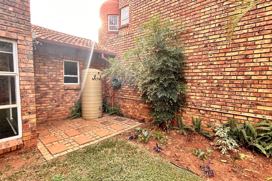 3 Bedroom Property for Sale in Brummeria Gauteng