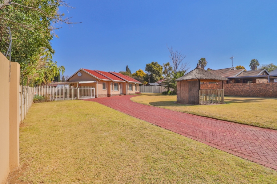 3 Bedroom Property for Sale in Sunward Park Gauteng