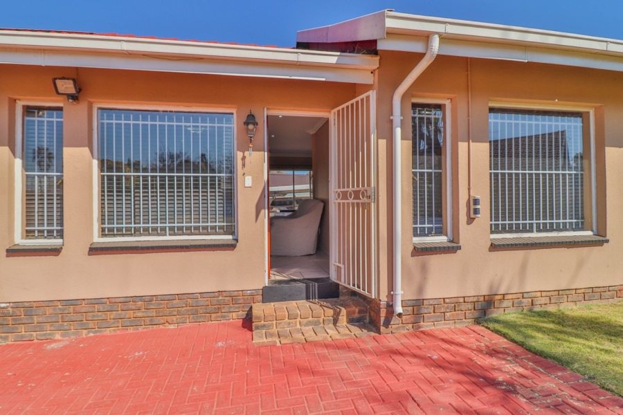 3 Bedroom Property for Sale in Sunward Park Gauteng