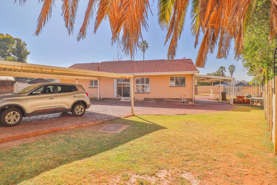 3 Bedroom Property for Sale in Sunward Park Gauteng