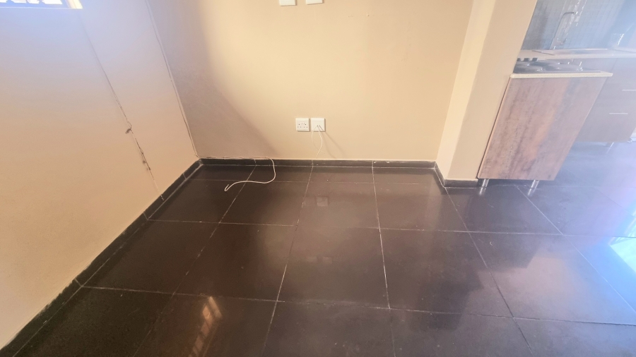To Let 2 Bedroom Property for Rent in Glen Austin Gauteng