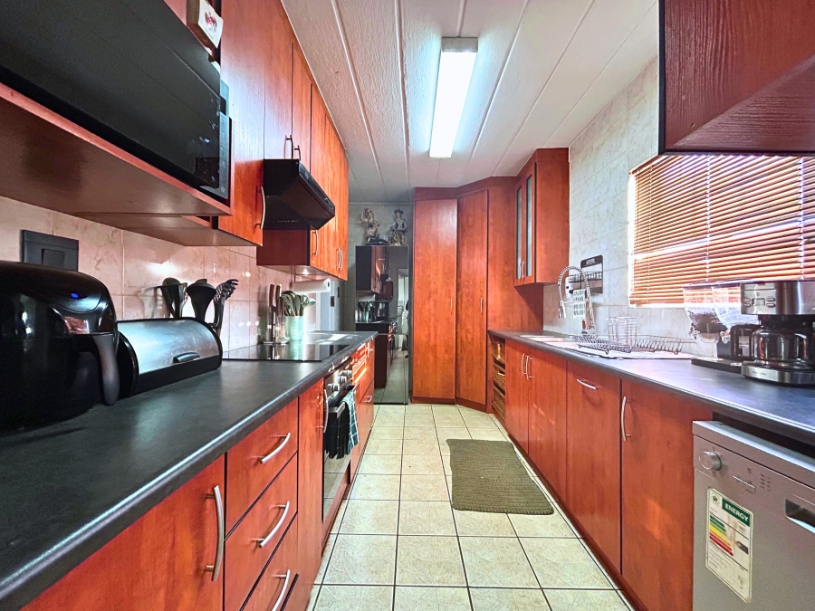3 Bedroom Property for Sale in Valhalla Gauteng