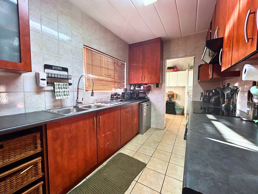 3 Bedroom Property for Sale in Valhalla Gauteng