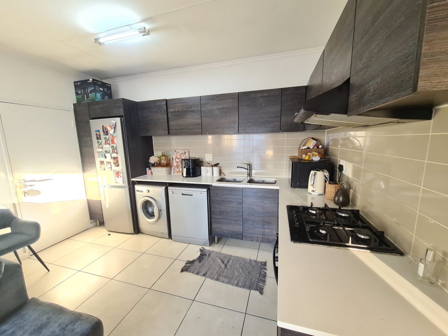 To Let 1 Bedroom Property for Rent in Petervale Gauteng