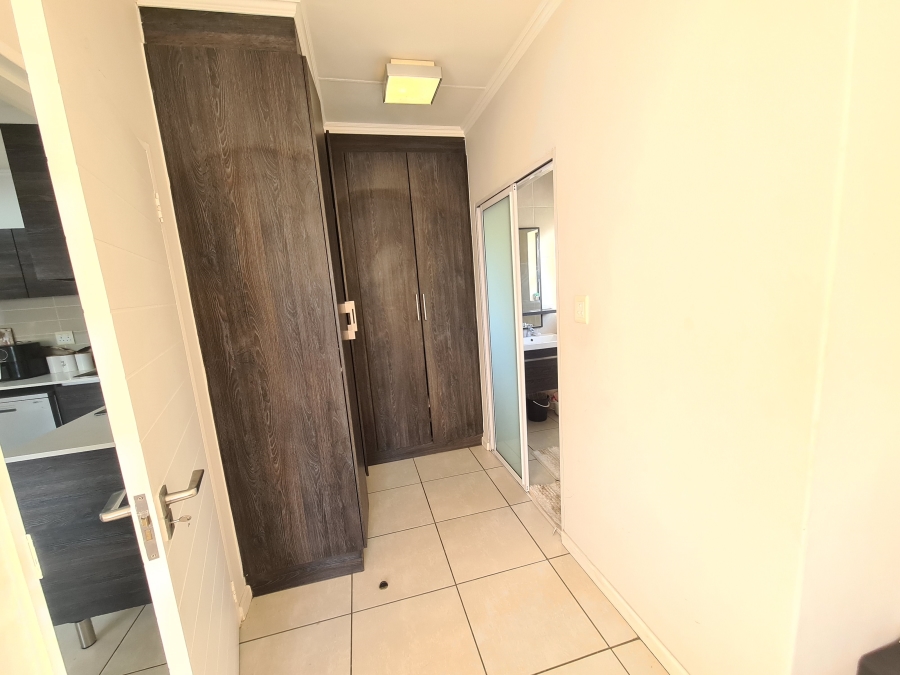 To Let 1 Bedroom Property for Rent in Petervale Gauteng