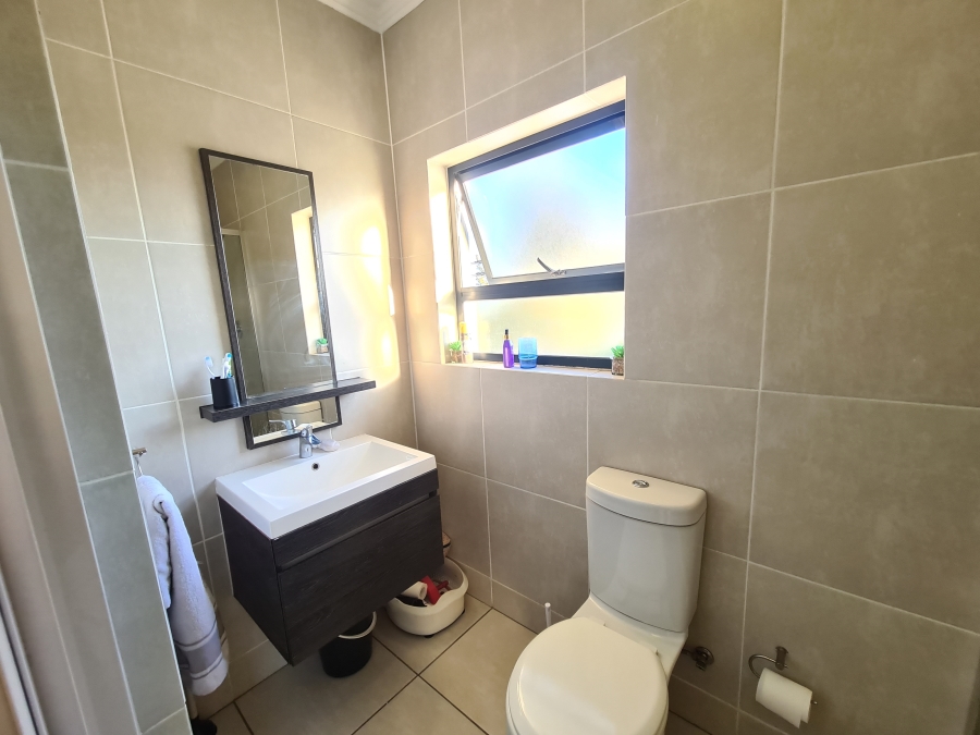 To Let 1 Bedroom Property for Rent in Petervale Gauteng