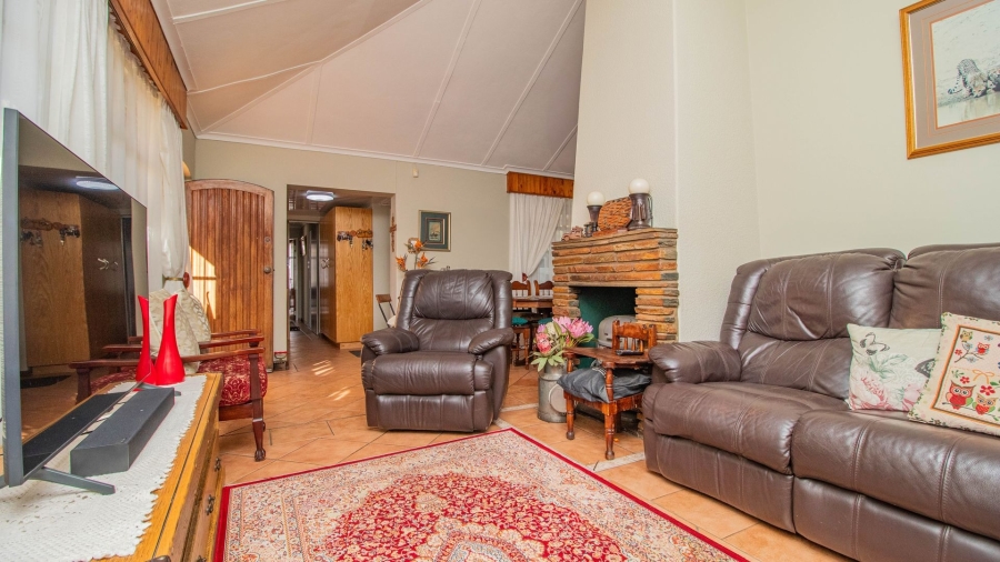 3 Bedroom Property for Sale in Bonaero Park Gauteng