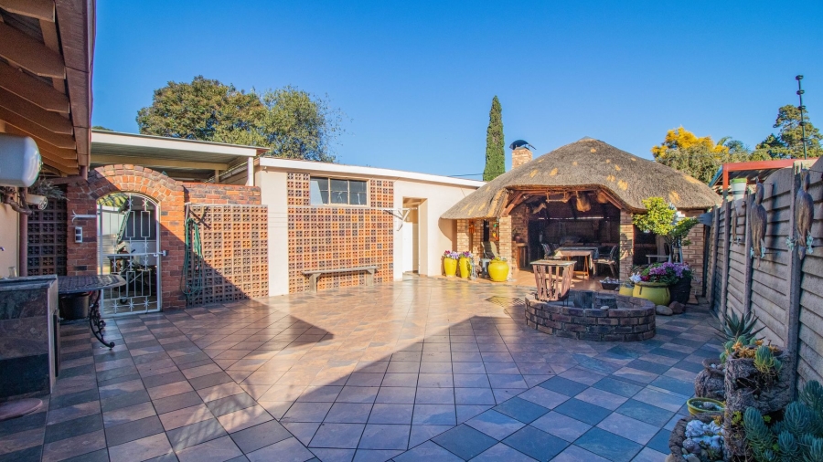 3 Bedroom Property for Sale in Bonaero Park Gauteng