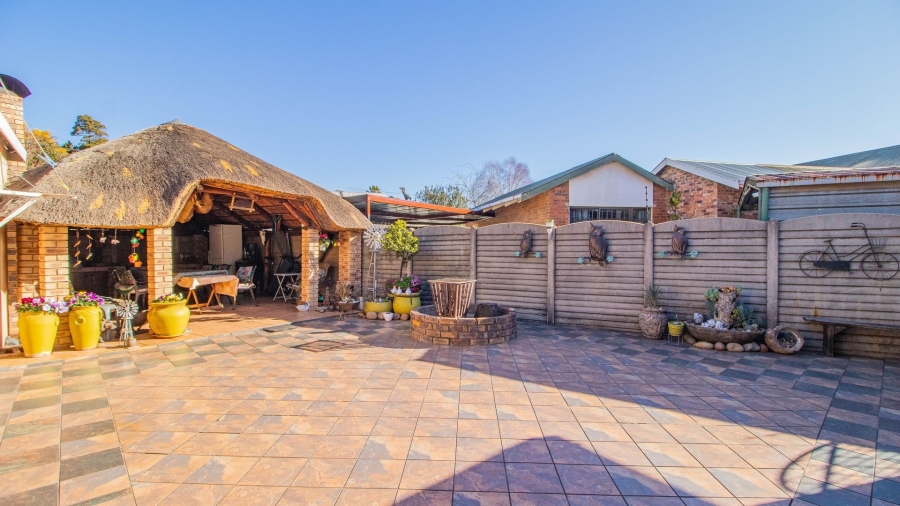 3 Bedroom Property for Sale in Bonaero Park Gauteng