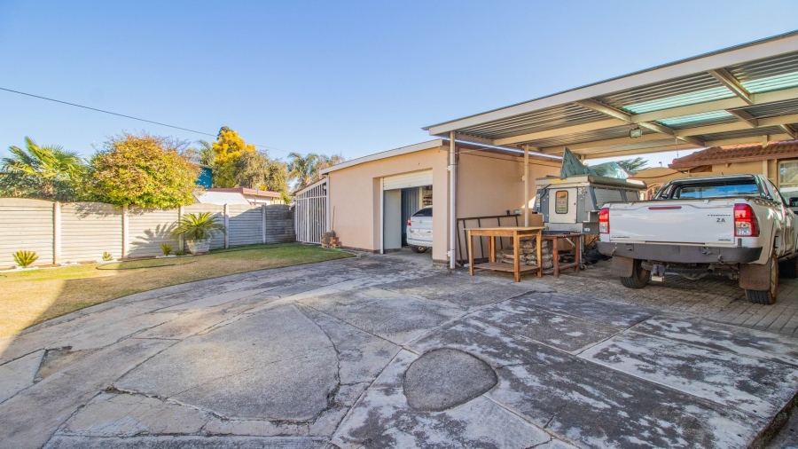 3 Bedroom Property for Sale in Bonaero Park Gauteng