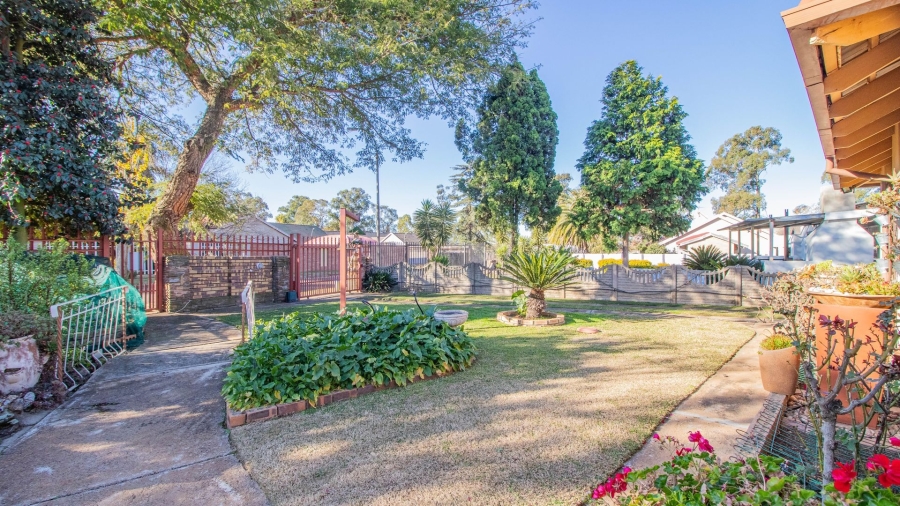 3 Bedroom Property for Sale in Bonaero Park Gauteng