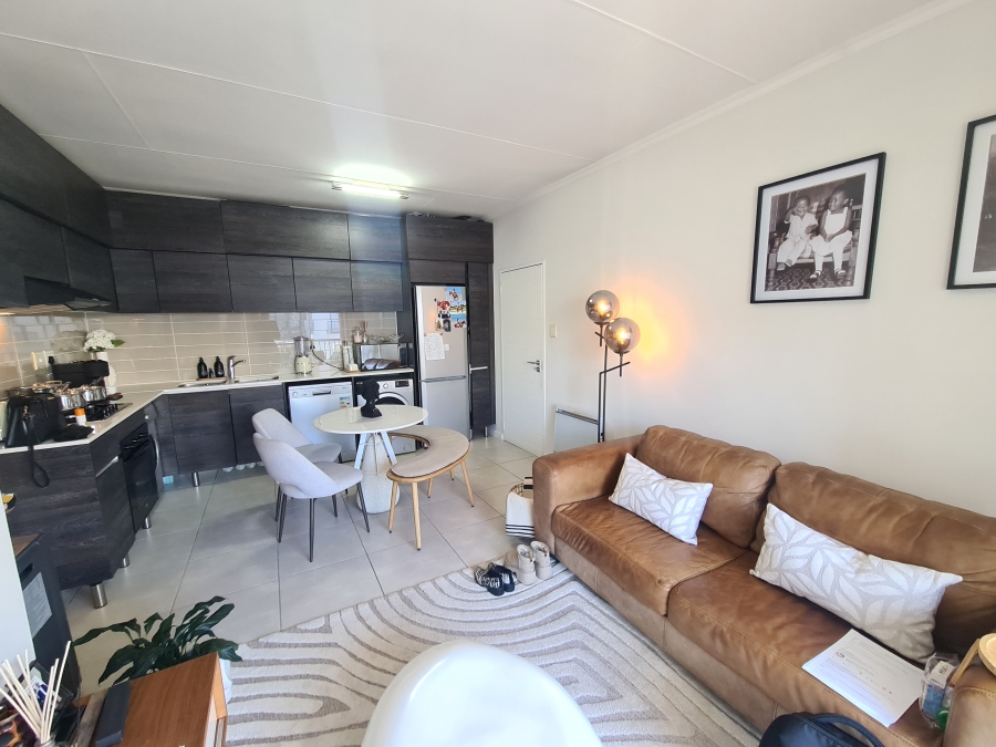 To Let 1 Bedroom Property for Rent in Petervale Gauteng