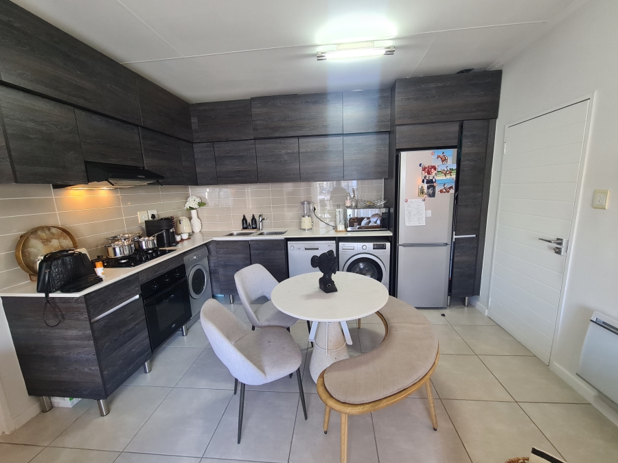 To Let 1 Bedroom Property for Rent in Petervale Gauteng