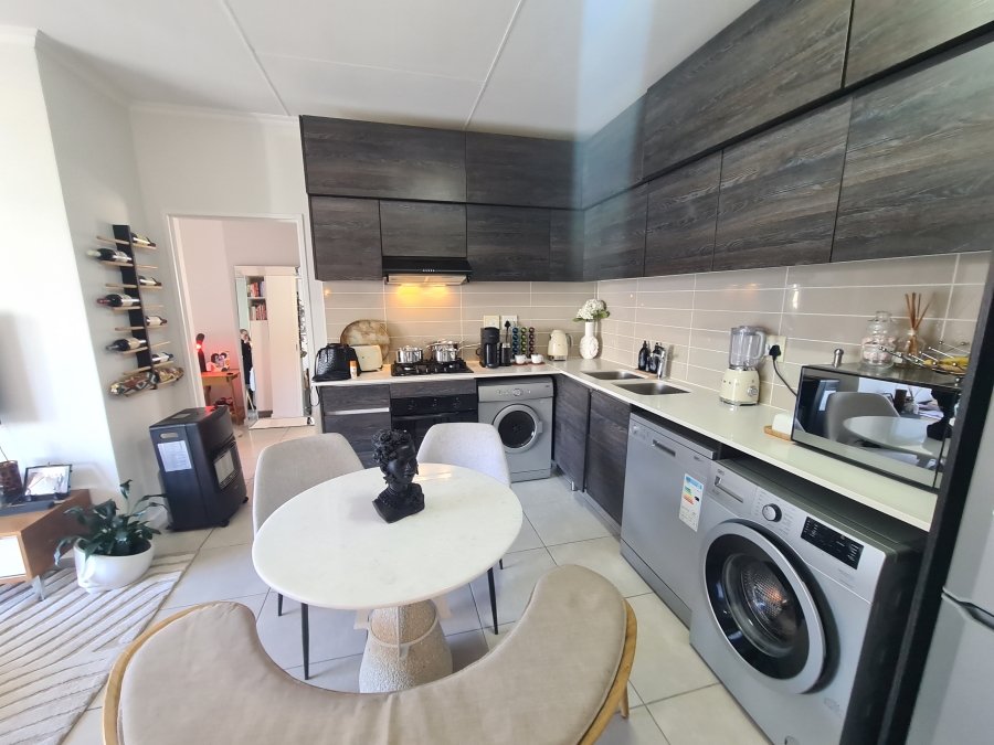 To Let 1 Bedroom Property for Rent in Petervale Gauteng